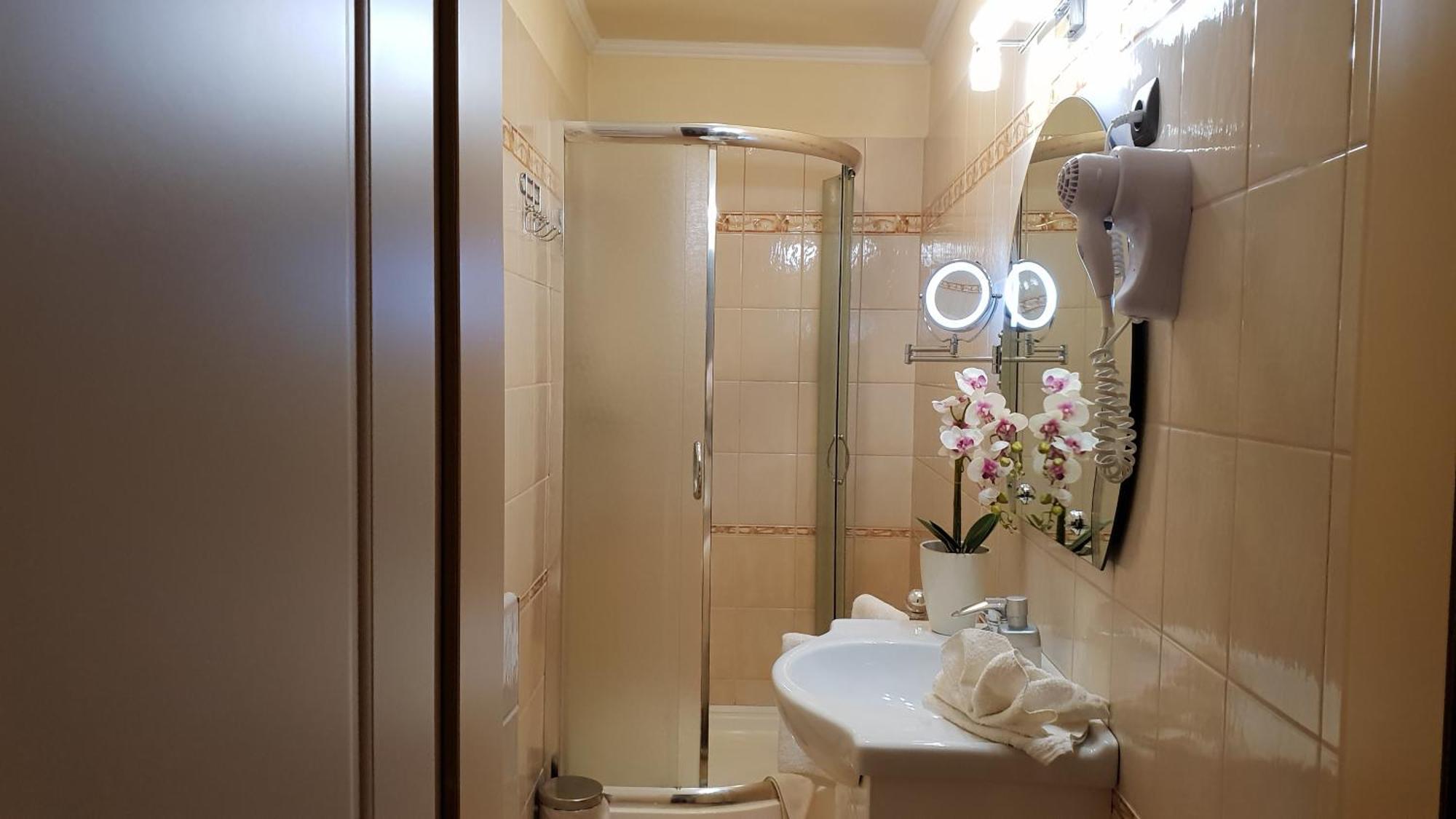 Isabell Apartments Дьор Екстериор снимка