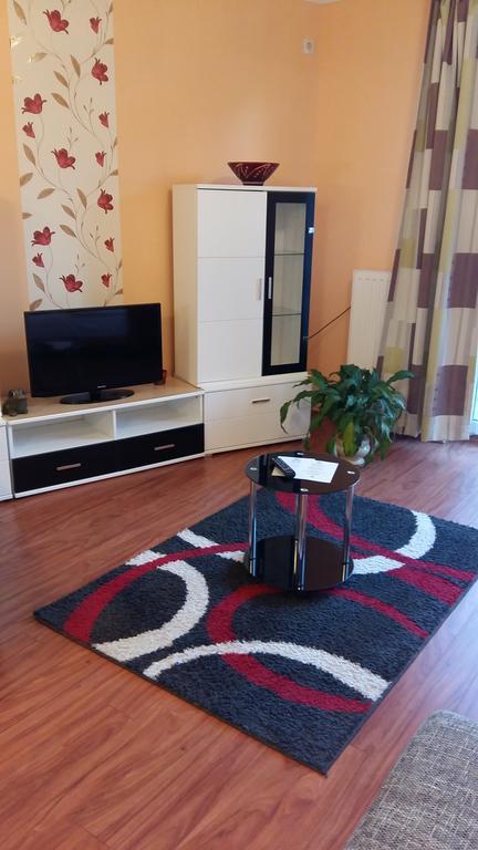 Isabell Apartments Дьор Екстериор снимка